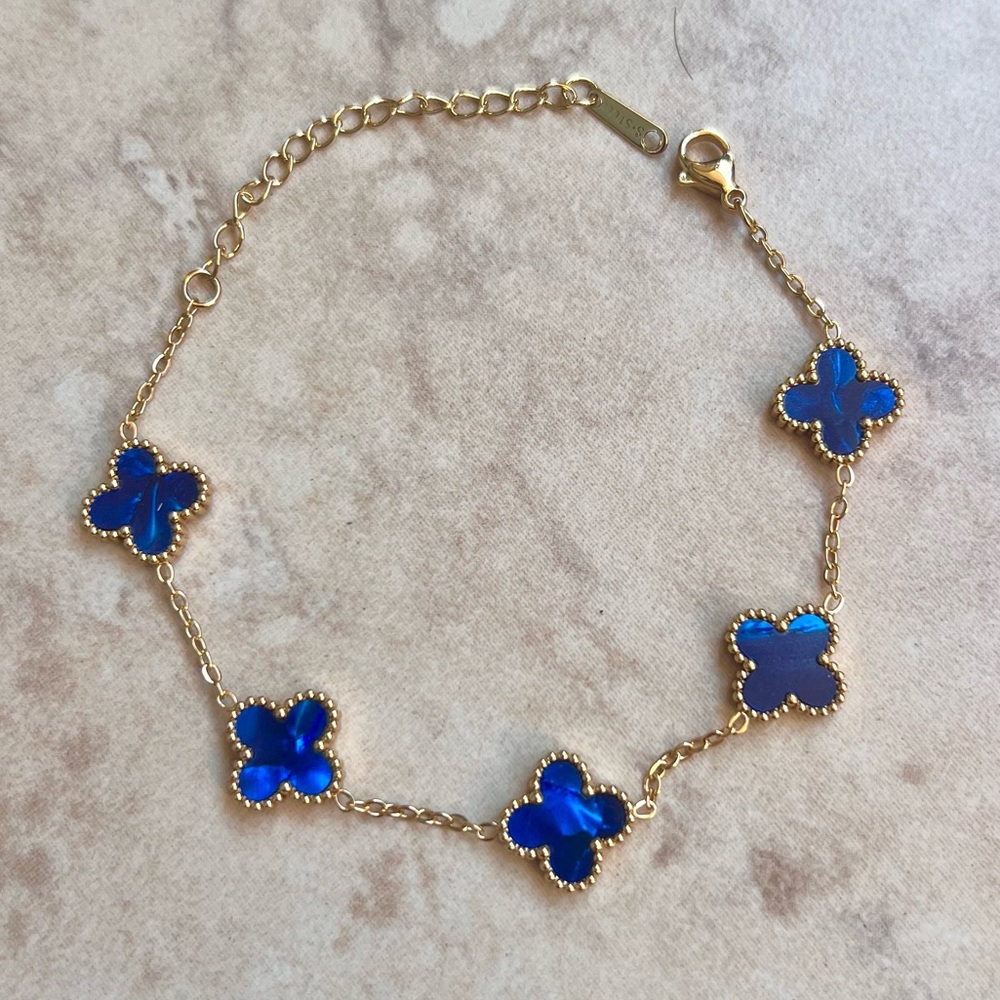 Stainless Steel Elegant Gold and Blue Clover Bracelet